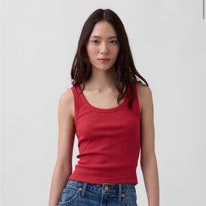 NWT GAP Ribbed Scoop Neck Tank